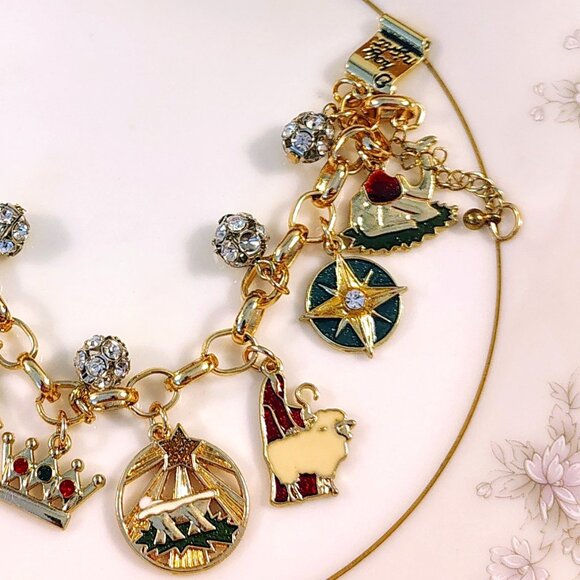 Vtg Christmas Story CHARM Bracelet Gold Tone Designed for Macy's - Picture 6 of 11